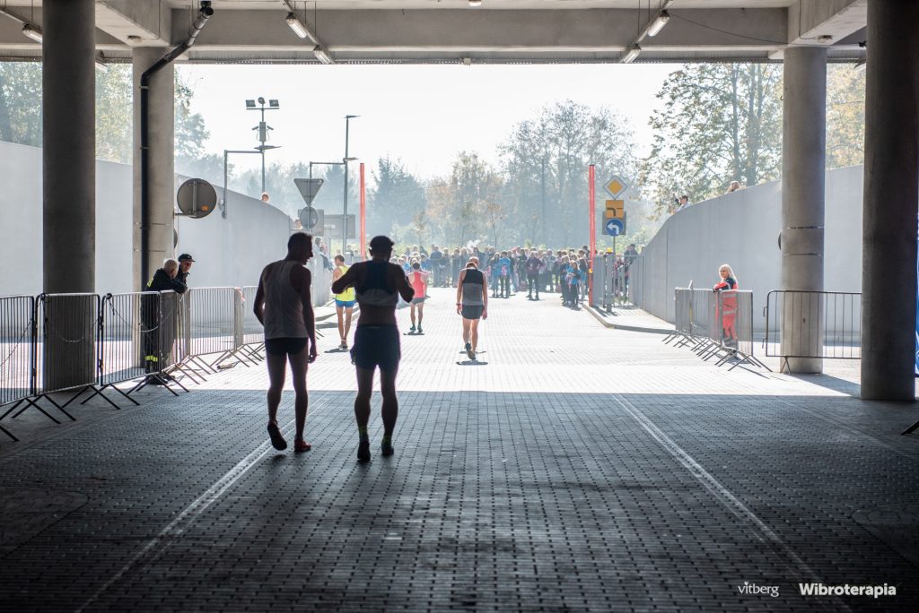 5. PZU Cracovia Półmaraton Królewski zdjęcie relacja vitberg wibroterapia (1)-min