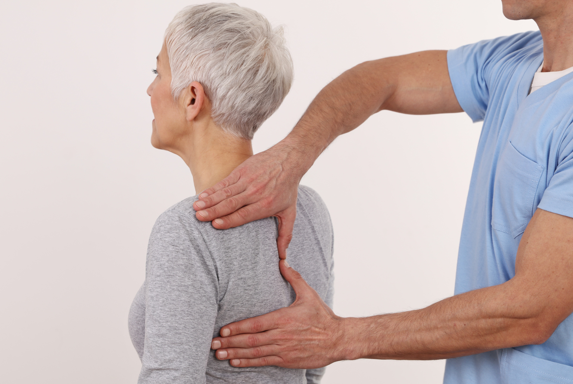 Ból ramion - leczenie bólu między łopatkami